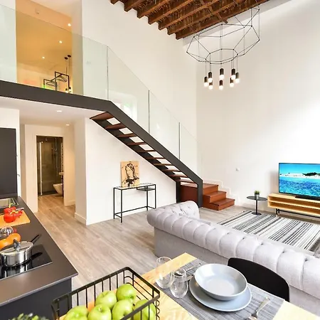 Apartment Off Triana